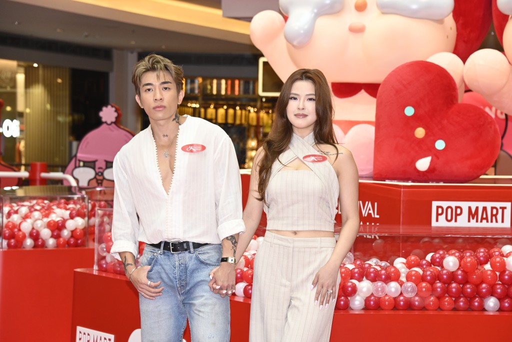 Tyson Yoshi和Christy早前於意大利完成婚禮，昨日度完蜜月回港，今日（24日）一起出席活動，是兩人婚後首度亮相。