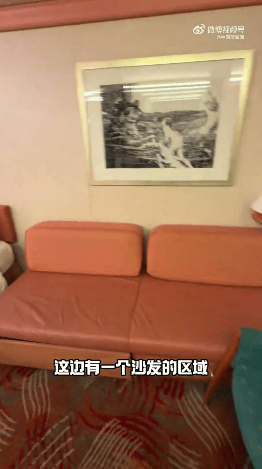 杜凱琹在社交平台發布「開箱片」。 杜凱琹在社交平台發布「開箱片」。