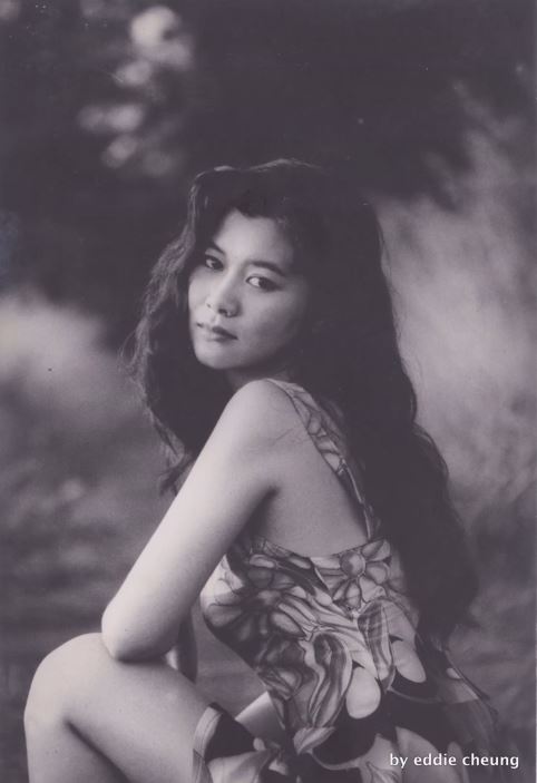 日前喺他在社交網上載一條多張太太郭碧妍靚相,慶祝結婚24周年,令女人好羨慕。