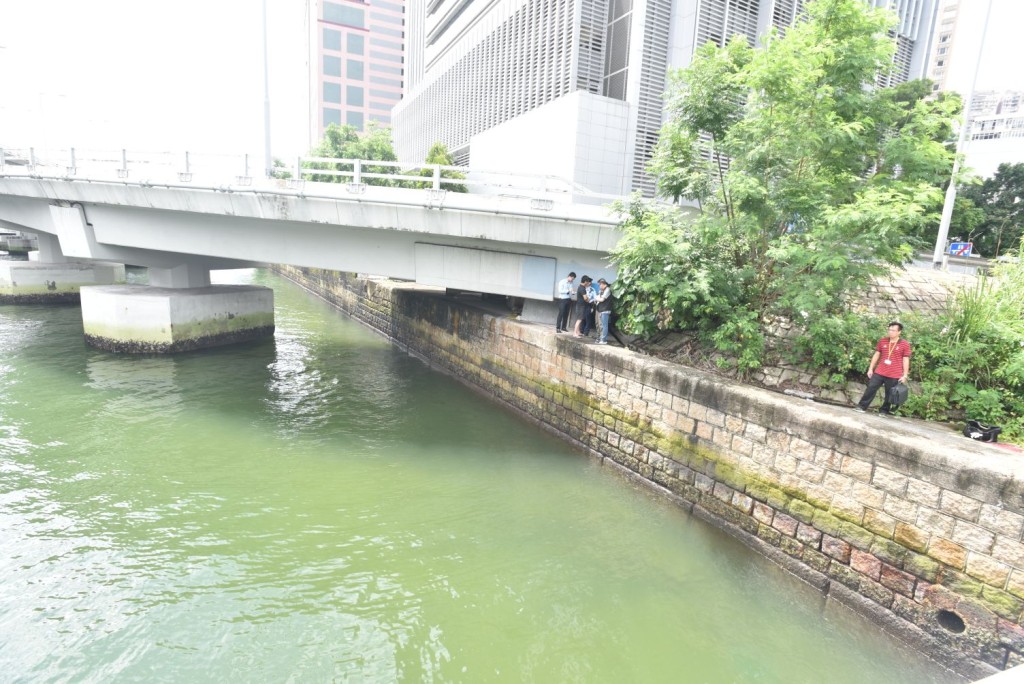 事發地點為北角渣華道對開。