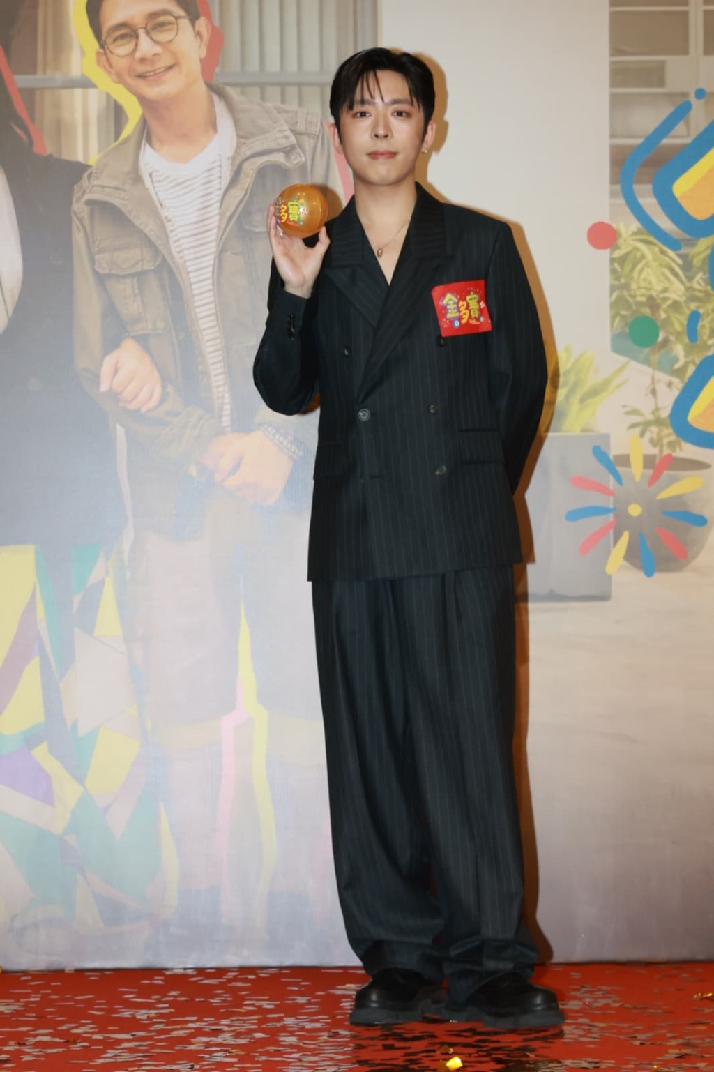 呂爵安難請林明禎睇戲,「佢都忙。」 呂爵安難請林明禎睇戲,「佢都忙。」