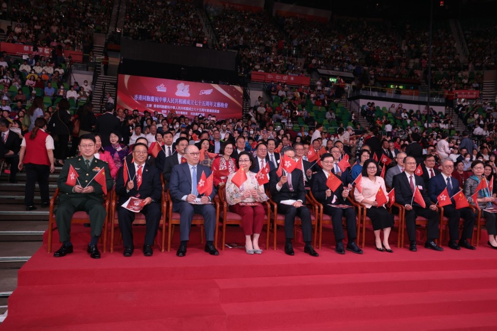 香港同胞慶祝中華人民共和國成立七十五周年文藝晚會今晚（2日）於紅館舉行。