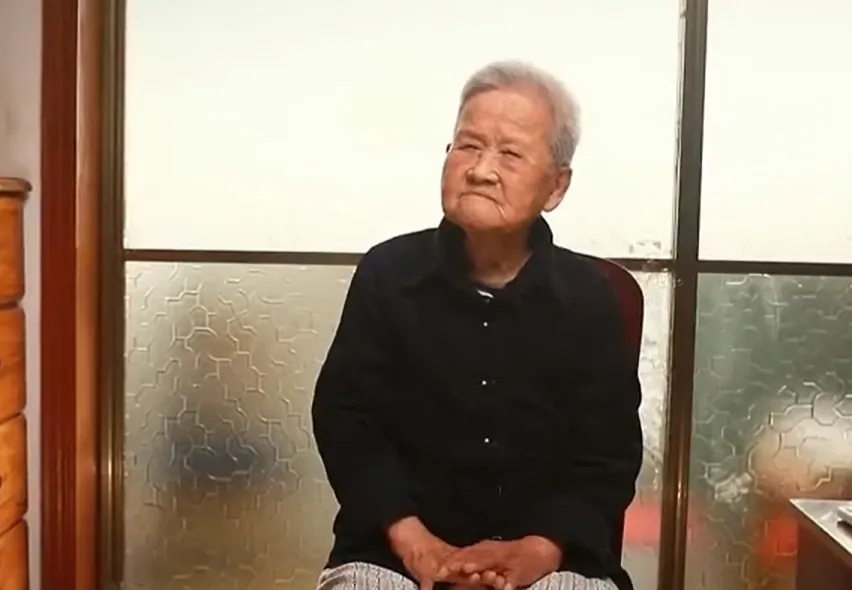 南京大屠杀幸存者关舜华逝世，享寿101岁。