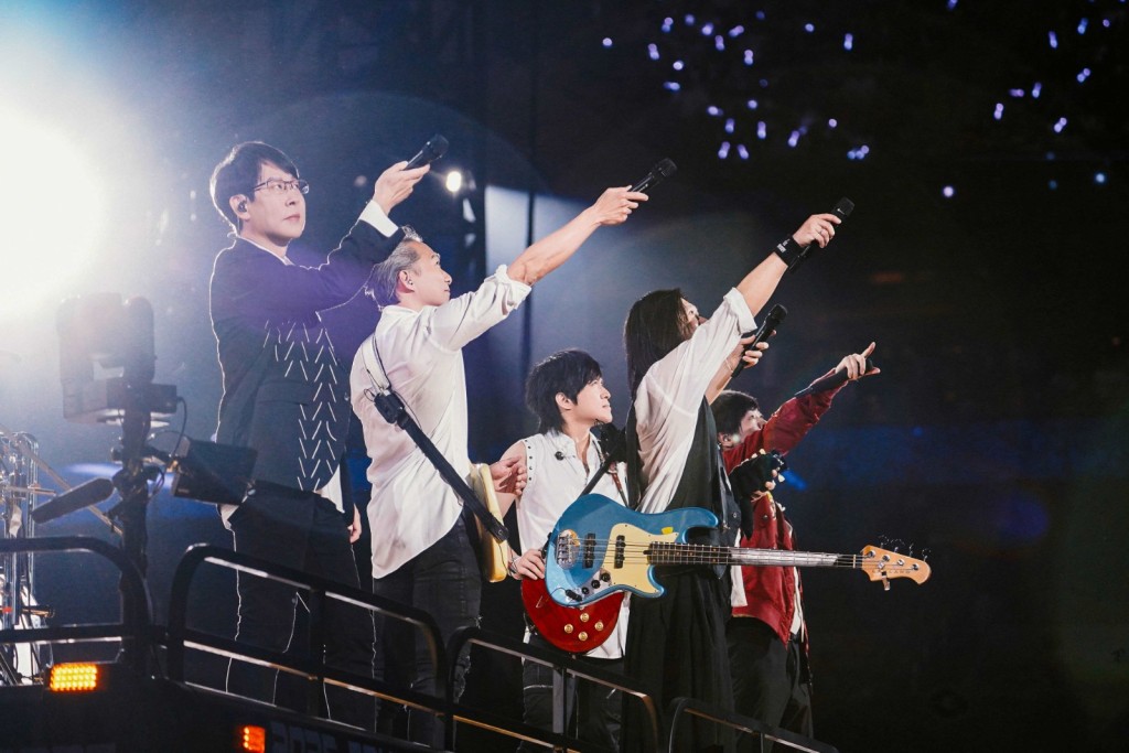 五月天提早应约,3月于启德主场馆开4场演唱会。 五月天提早应约,3月于启德主场馆开4场演唱会。