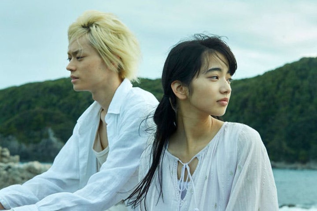 两人2016年第二次合作电影《溺水小刀》，当时小松菜奈与G-Dragon拍拖。