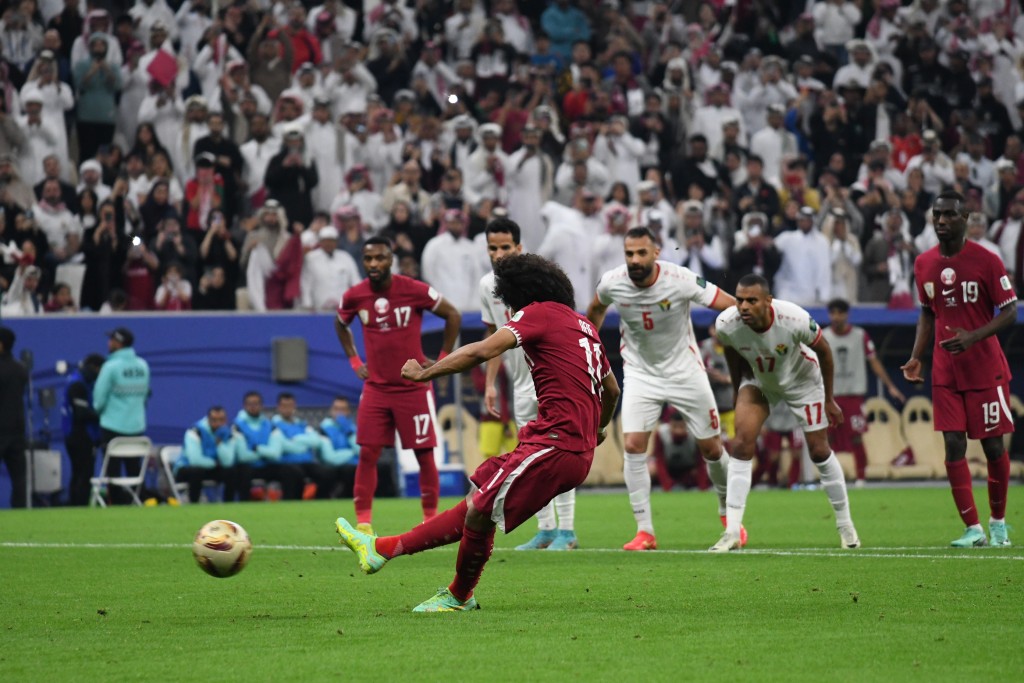  亞洲盃決賽，卡塔爾擊敗約旦衛冕，阿費夫攻入3球12碼。 吳家祺攝