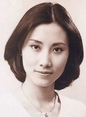 年輕時的汪明荃極具秀氣，原來她是上海人。