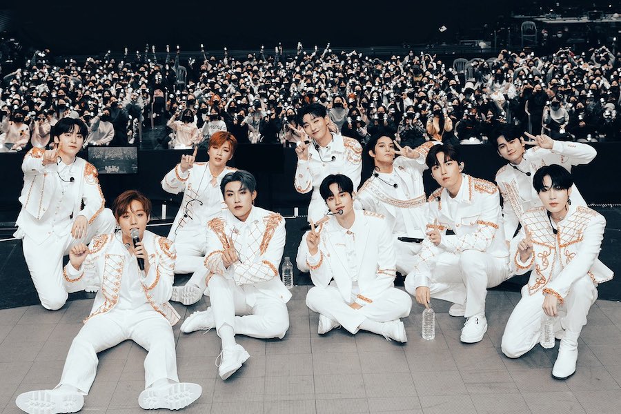 Wanna One上月在MAMA上演出。