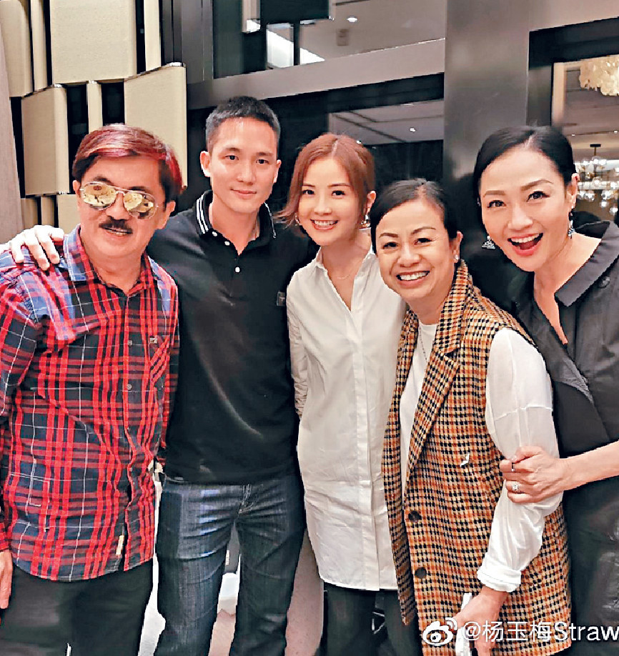 ■阿Sa笑言要石恆聰（左二）送「心心相印」鑽戒。