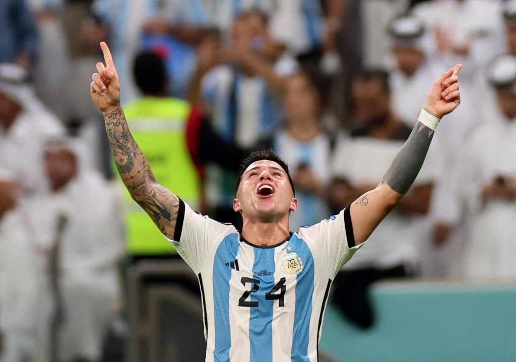 八十七分钟，安素费南迪斯烫射远柱入网，为阿根廷锁定2:0胜局。REUTERS