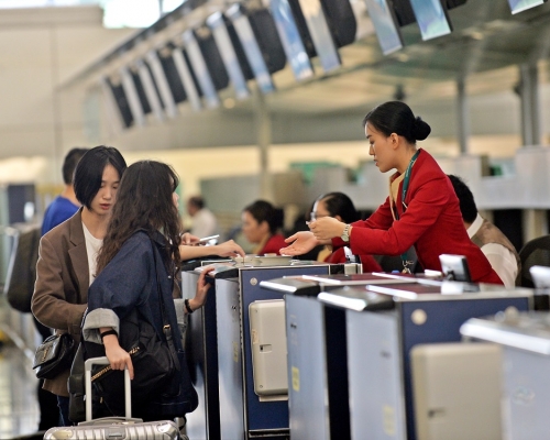 港府已責成私隱專員公署調查國泰乘客資料外洩事件。