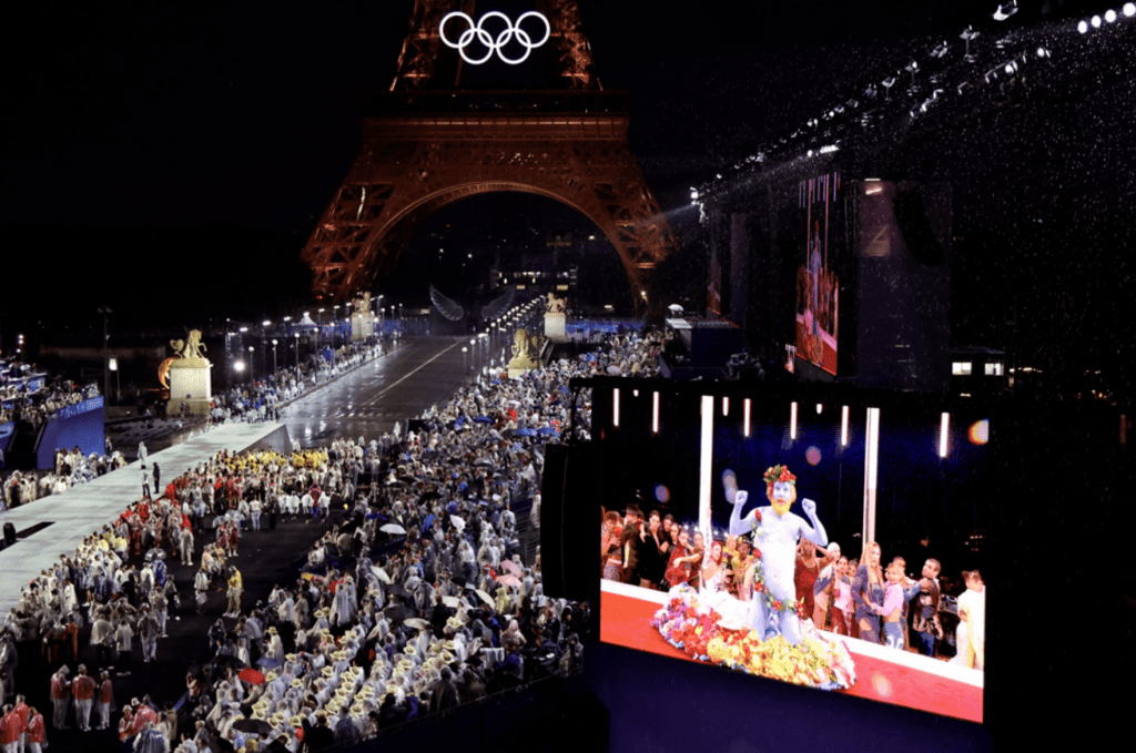 巴黎奥运开幕式表演引来抨击。美联社