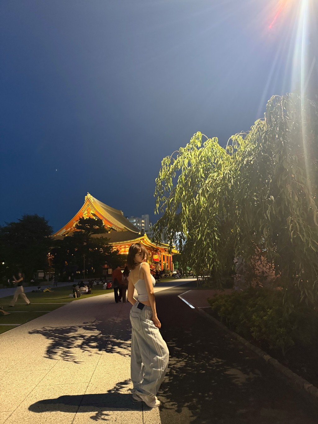 林明禎在柔和燈光下留下美麗倩影,散發女神氣質。 林明禎在柔和燈光下留下美麗倩影,散發女神氣質。