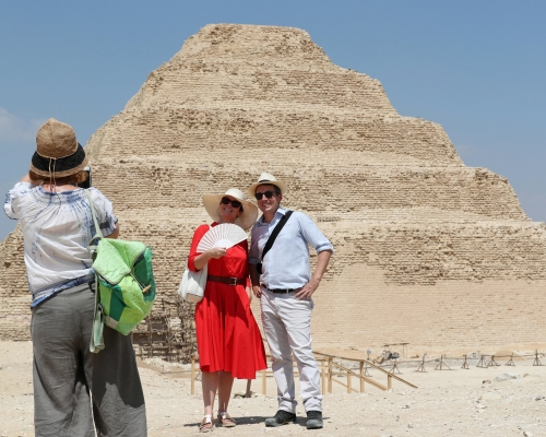 為刺激當地的旅遊業，埃及政府首度開放歷史達4000年的金字塔。(路透社)