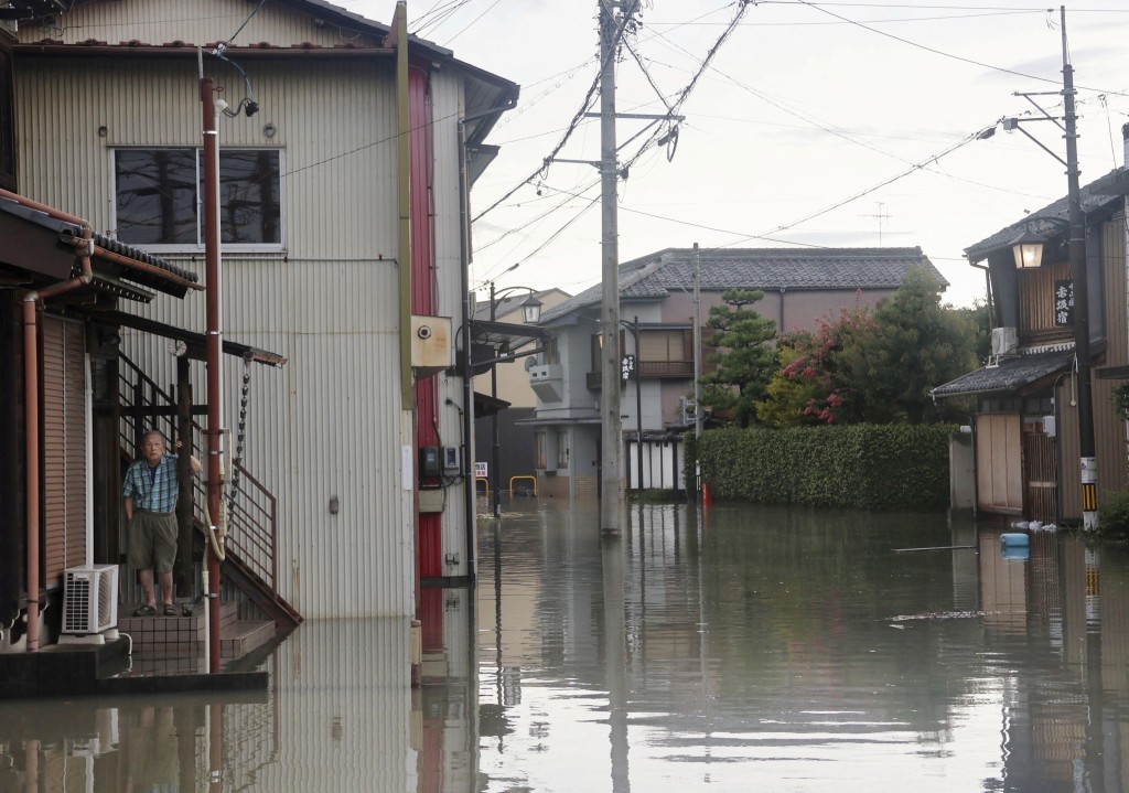 住宅區宛如澤國。（路透社）