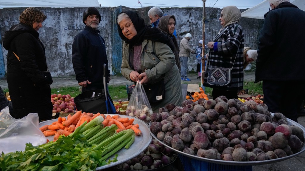伊朗貨幣暴跌引發全國示威潮。 美聯社