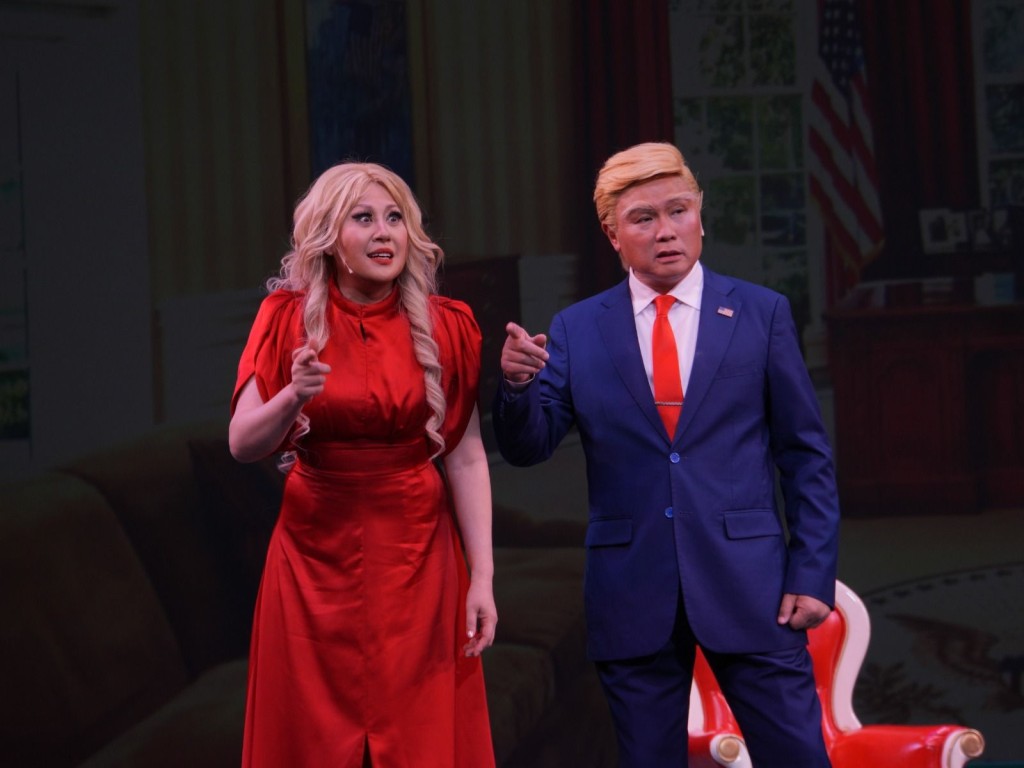 江欣燕跨界演出伊萬卡，又變身易容演街市早苗，首次踏台板為觀眾帶來驚喜。 