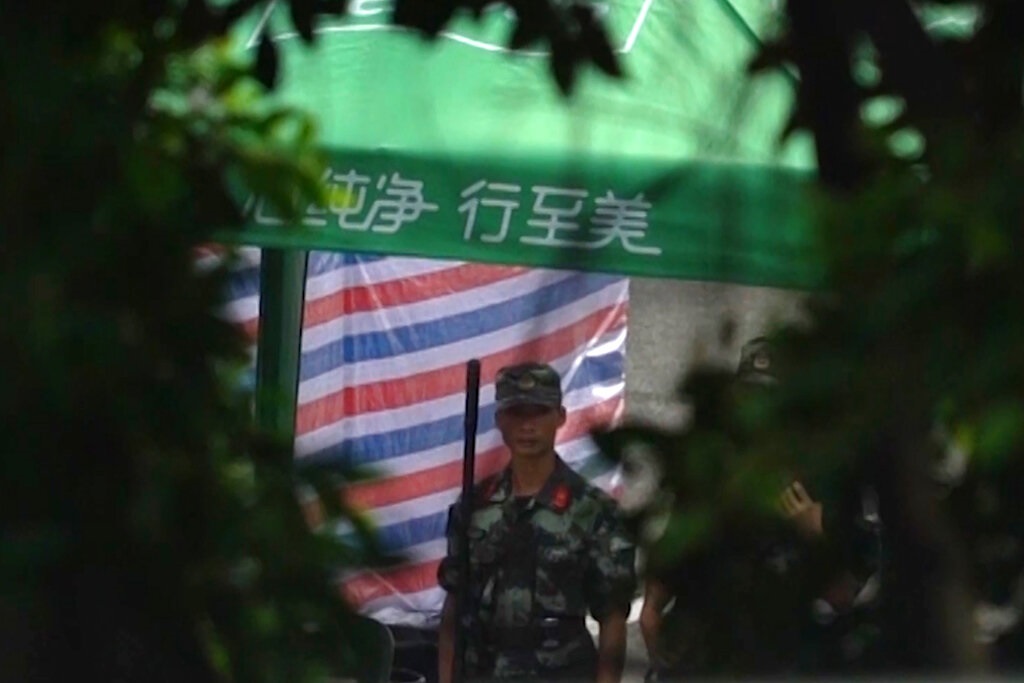 中央社引述消息,至少一萬名武裝警察部隊隊員在深圳戒備。美聯社圖片
