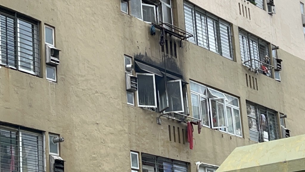 涉事單位熏黑。楊偉亨攝