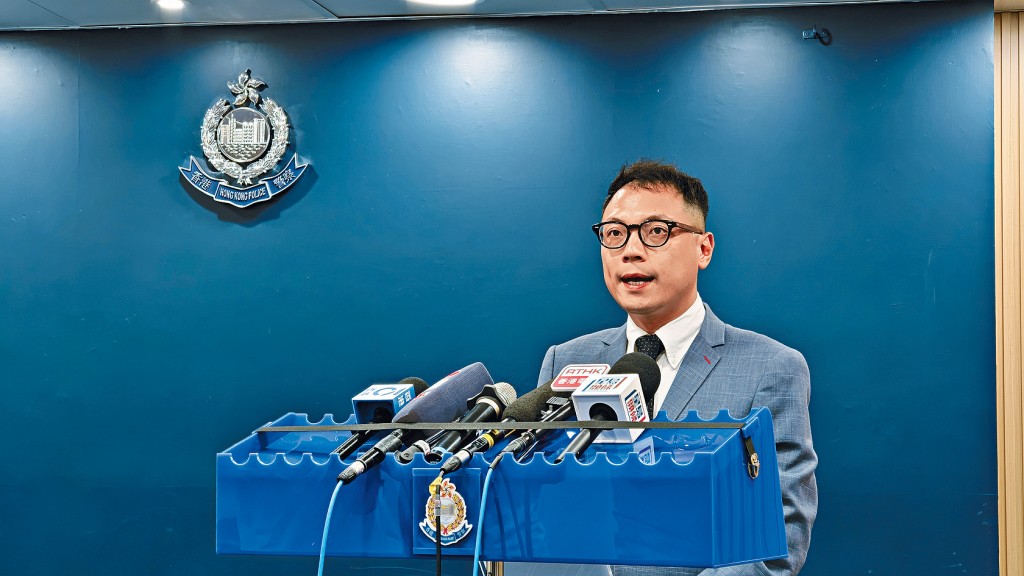 元朗警區總督察（刑事）張晉堂表示，警方相信被捕男子以自編自導自演手法騙財騙色。