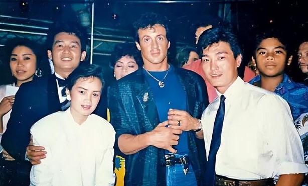 90年代，盧惠光負責國際巨星史泰龍（Sylvester Stallone）訪港的保安工作。