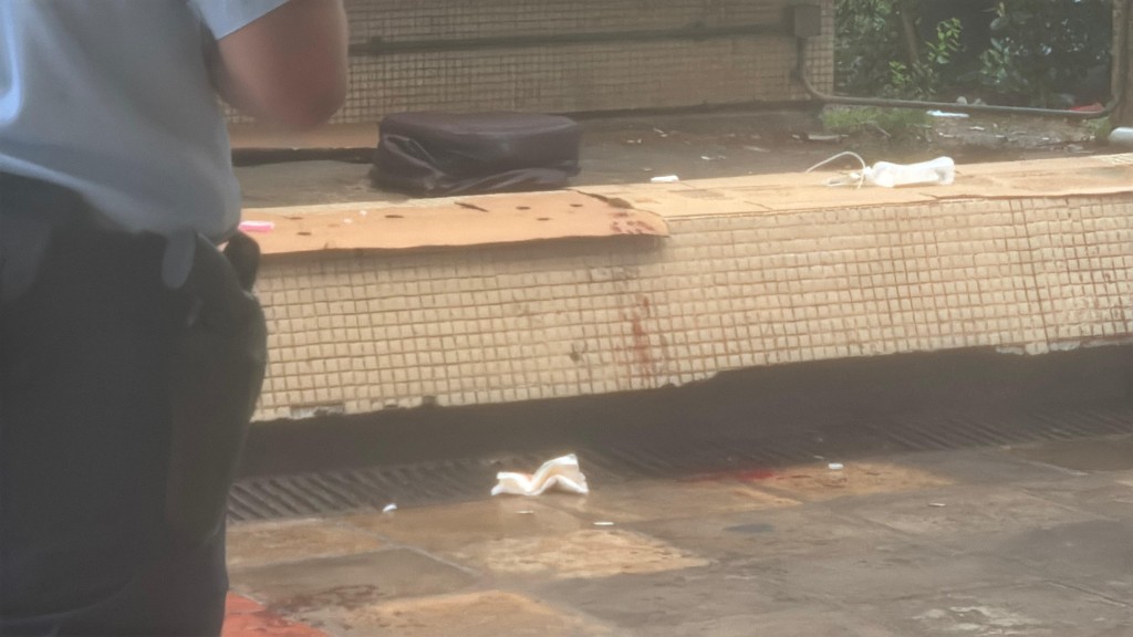 現場遺下血迹。 現場遺下血迹。