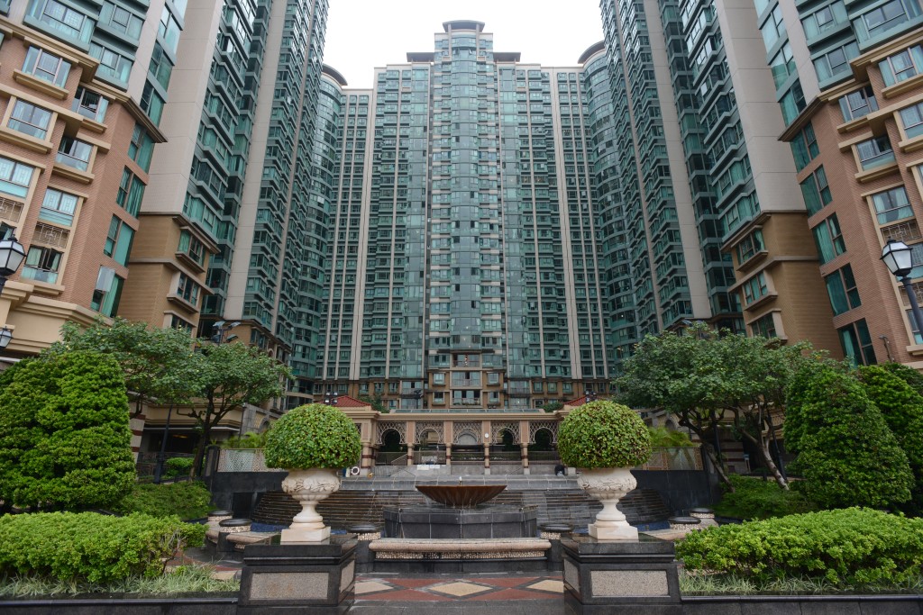 海逸豪園三房1758萬沽。