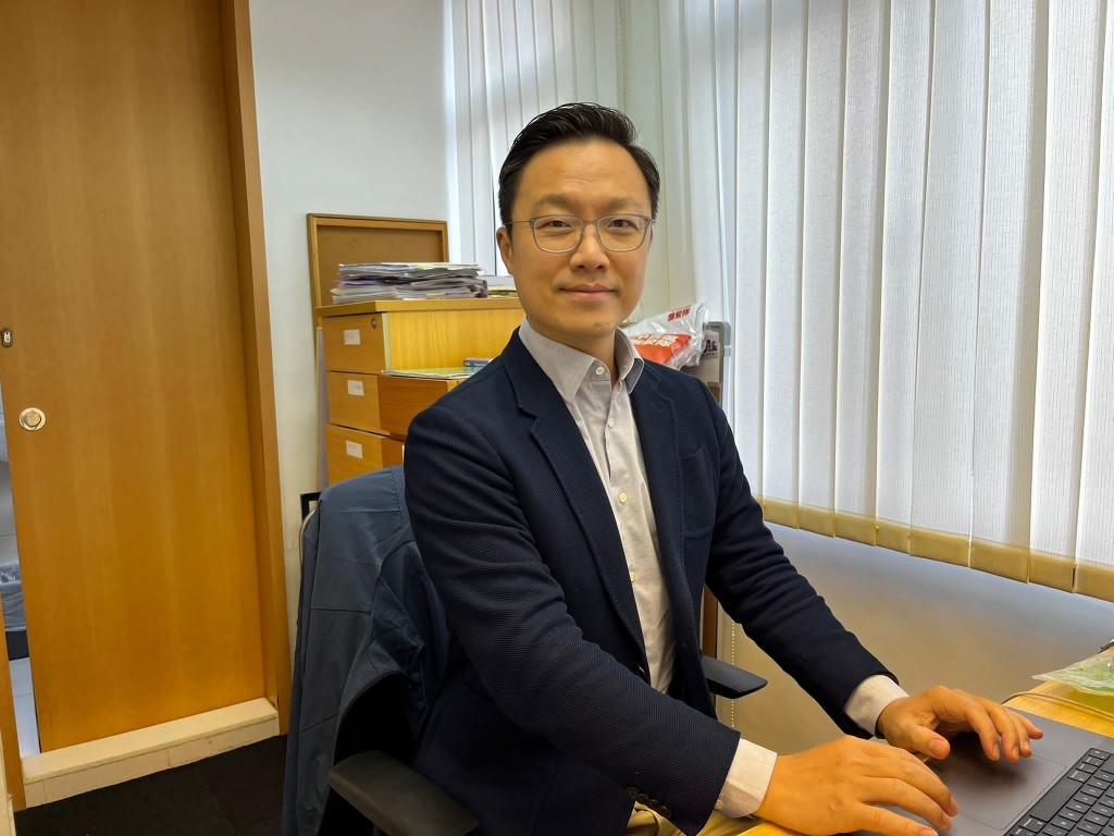 港島西是今屆地區直選激戰區之一,參選人包括自由黨楊哲安。資料圖片 港島西是今屆地區直選激戰區之一,參選人包括自由黨楊哲安。資料圖片