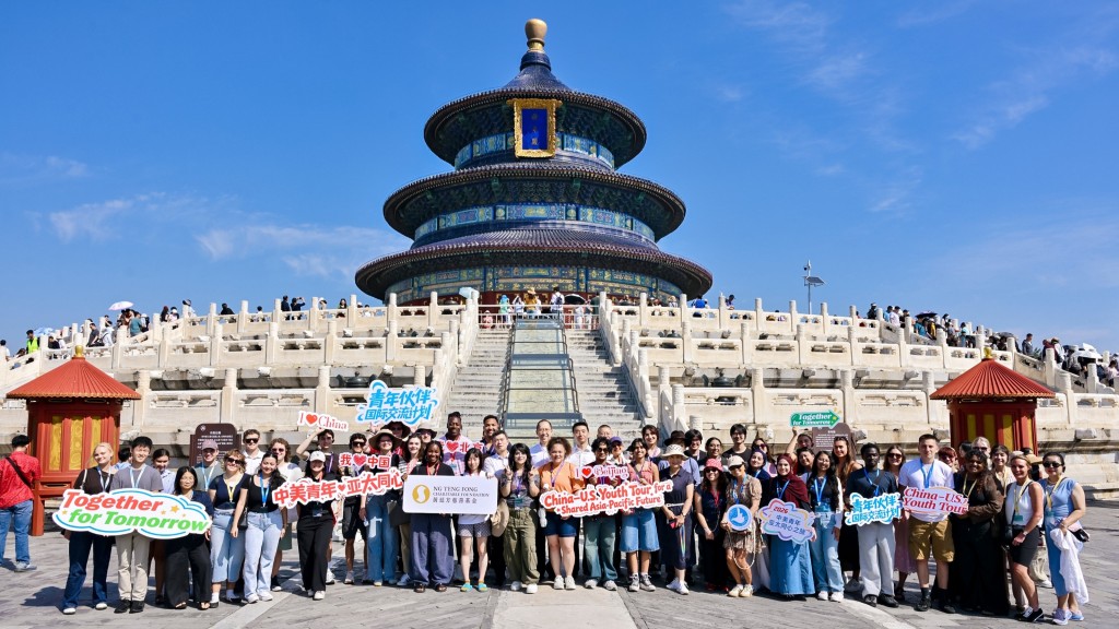 习近平回信勉中美青年成友好合作传承者 促进两国人民相知相亲