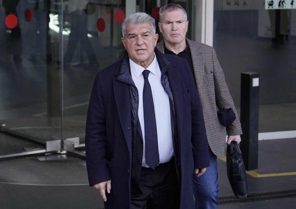 被直斥阻止美斯回歸球會的拿樸達。法新社 被直斥阻止美斯回歸球會的拿樸達。法新社