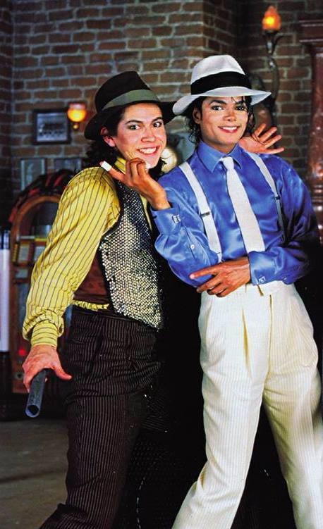 Bruno與MJ又在《Thriller》、《Beat It》MV中合作。