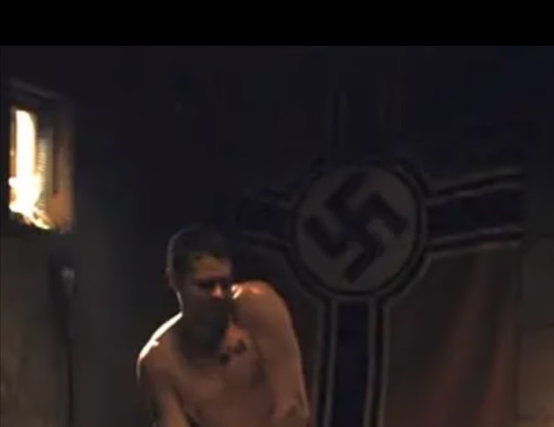 該劇同一集內，又播出了白人至上主義毒販在納粹旗下親熱的戲份。
