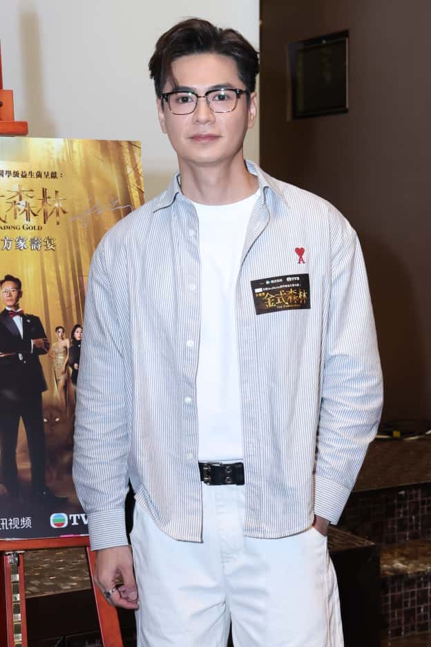 羅子溢又提到當時只得他早知道何依婷有孕,惟對方懷孕未夠3個月不便透露,情況十分尷尬。 羅子溢又提到當時只得他早知道何依婷有孕,惟對方懷孕未夠3個月不便透露,情況十分尷尬。