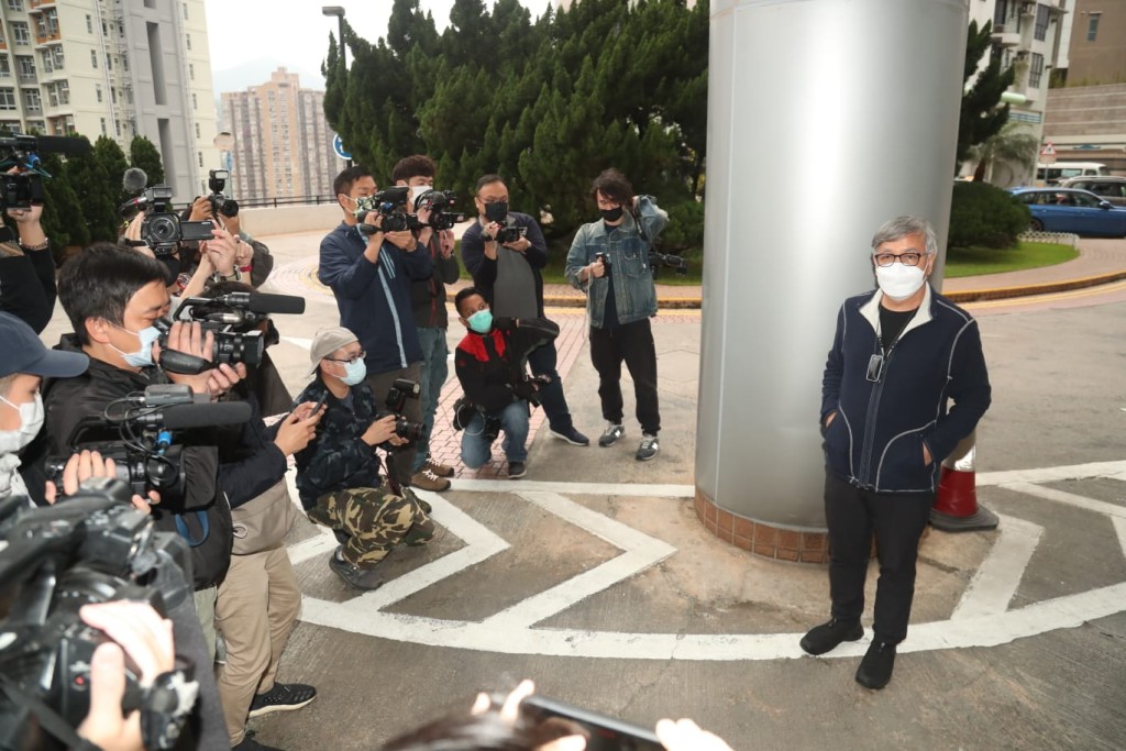 田啟文在醫院宣布達哥離世。