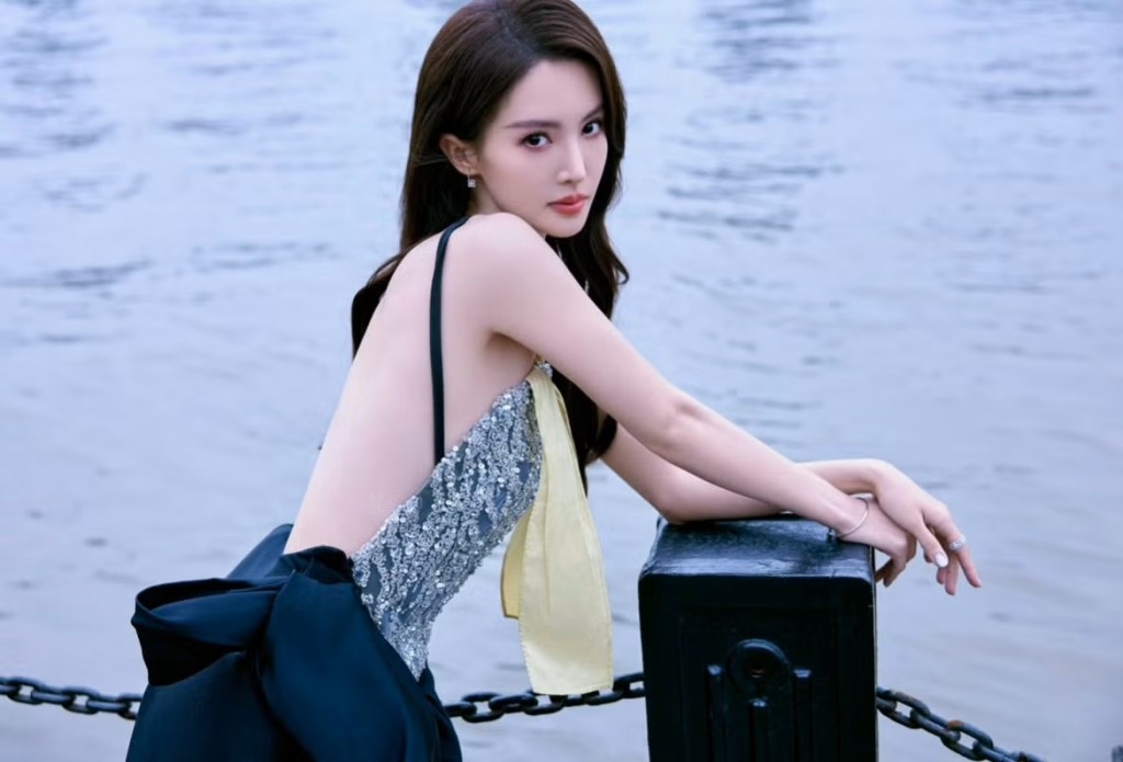 內地女星金晨肇事逃逸被指不溝成犯罪罰款1500元人民幣，惹來網民質疑。微博