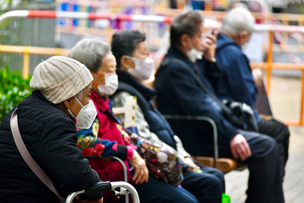 未来5年将有50万在职人士年届60岁，包括10.4万熟练技术人员及10.2万非技术人员。