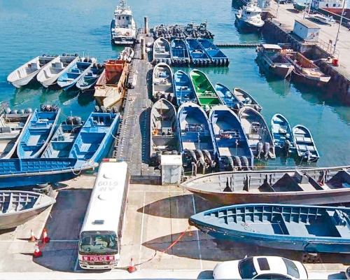 過去半年反走私，水警至今已扣押近四十艘「超級大飛」。