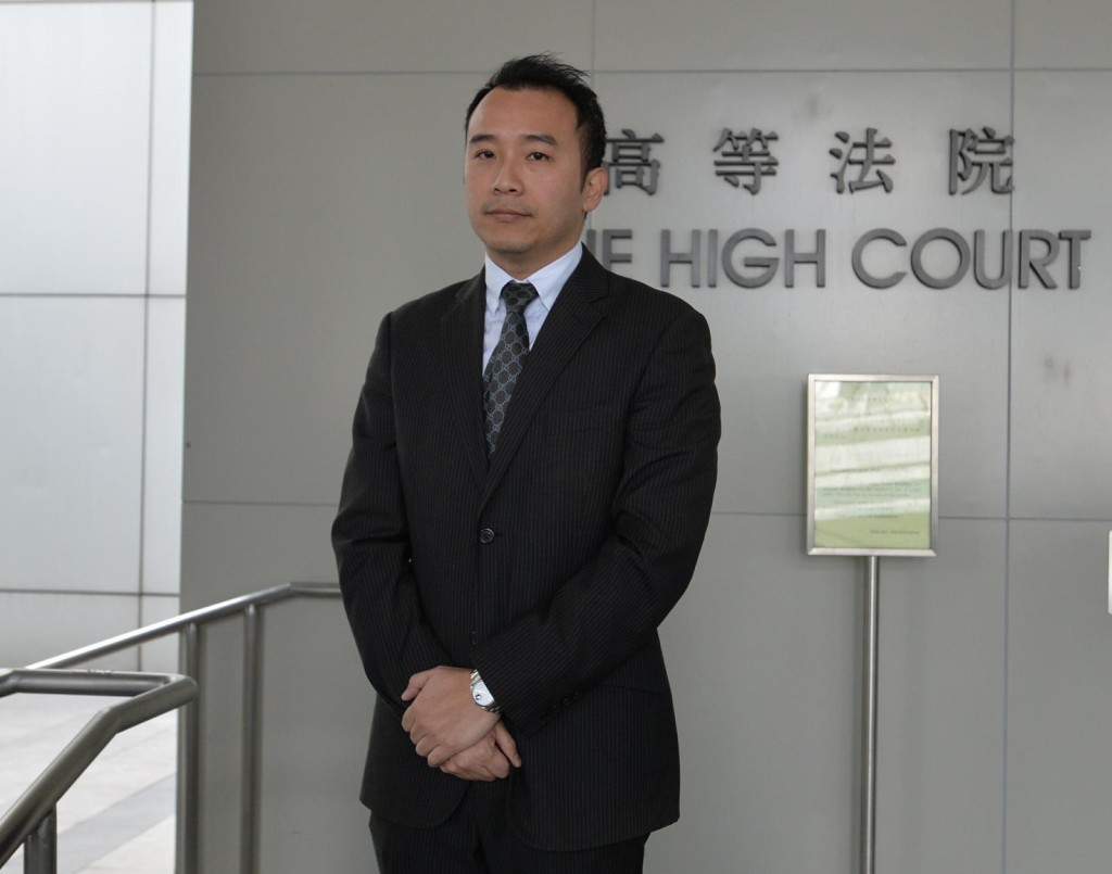 辯方盤問負責拘捕37歲被告的偵緝警長陳定國(圖)。