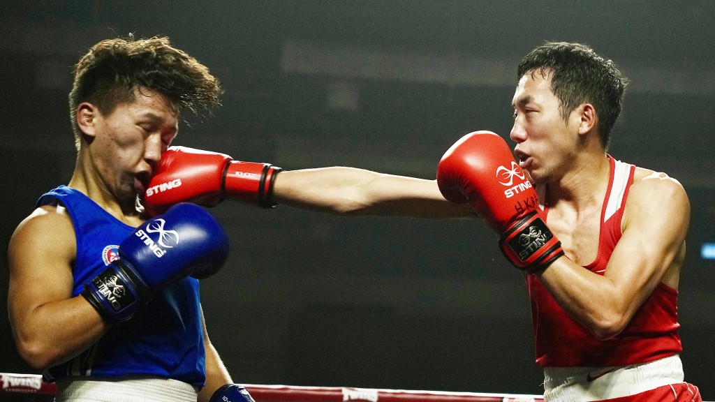 曹星如(右)相隔五年再於香港主場取勝。蘇正謙攝