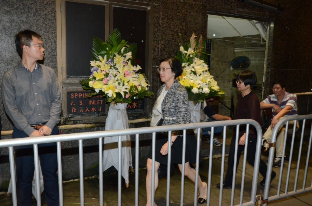 陳肇始到場致祭。