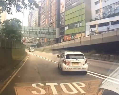 學車沒有在停車綫停定。小心駕駛(討論別人駕駛態度)群組截圖
