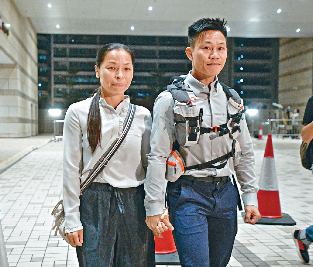 被告湯偉雄(右)及杜依蘭(左)。 資料圖片