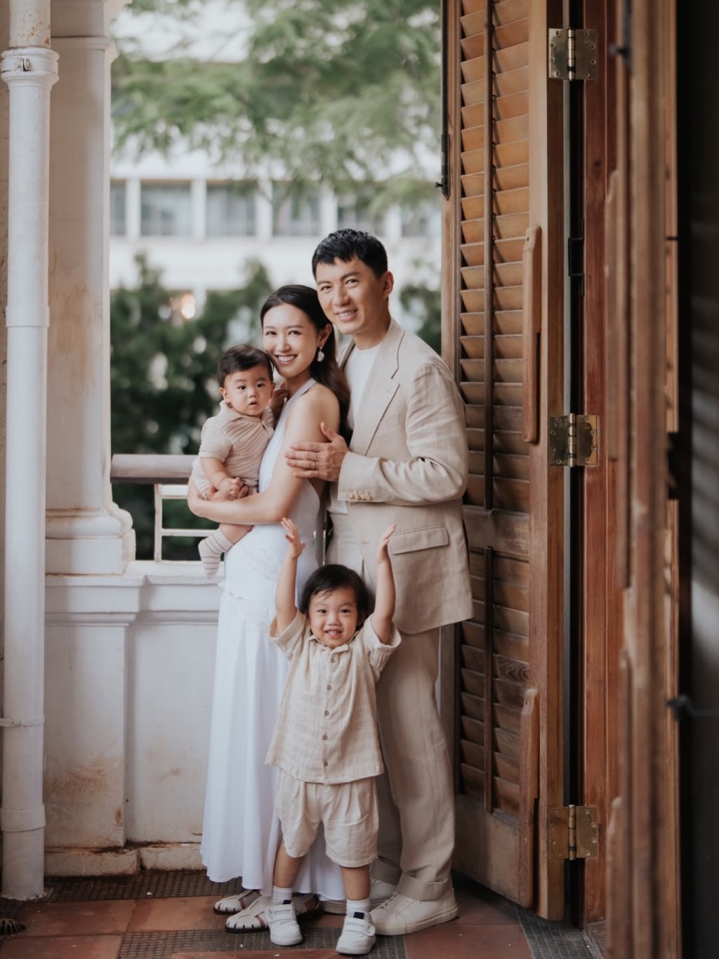 袁偉豪與張寶兒結婚六年，育有兩子。