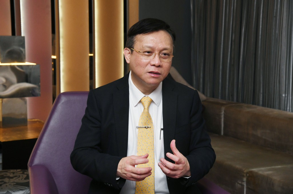 陳宗彝表示,受惠於中美關係緩和及各項盛事活動奏效,11及12月份旅客量大幅攀升。資料圖片 陳宗彝表示,受惠於中美關係緩和及各項盛事活動奏效,11及12月份旅客量大幅攀升。資料圖片