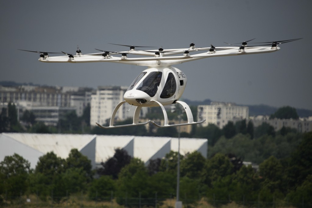 這次巴黎航空展至少有158架飛機、直升機和無人機展出。