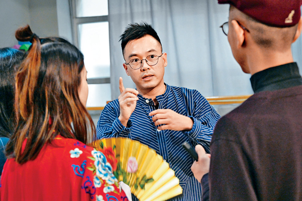 ■許俊傑只提出大方向，交由表演者自行實驗創作。