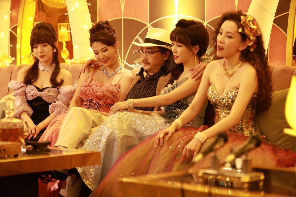 赵硕之（左二）有份演出《一舞倾城》。