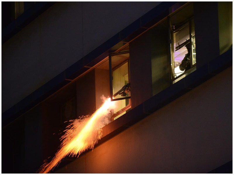 警員從天水圍警署開槍。