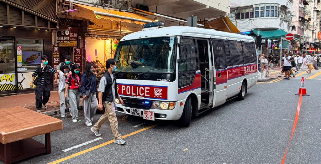 行动中,警方共拘捕3名泰籍女子。警方提供 行动中,警方共拘捕3名泰籍女子。警方提供