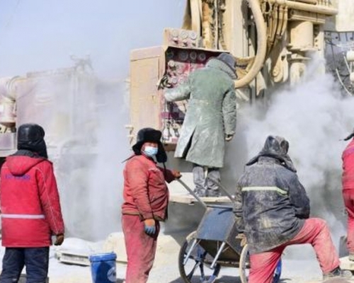 山东栖霞笏山金矿爆炸事故救援进行中。